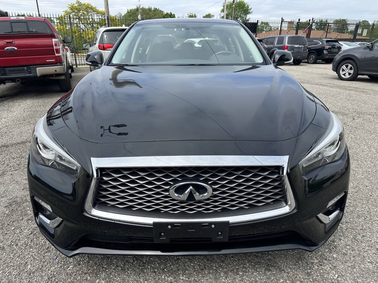 Used 2019 INFINITI Q50 Luxe w/ Essential Package (3.0T Luxe) AWD/4WD image 2