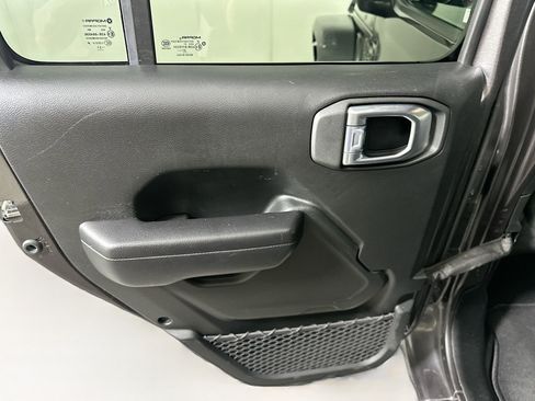 Used 2021 Jeep Wrangler Sport S image 25