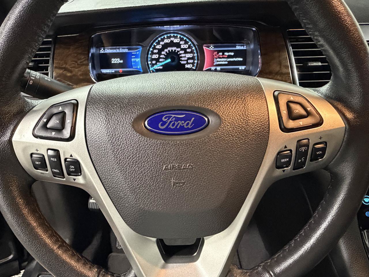 Used 2019 Ford Taurus Limited AWD/4WD image 35