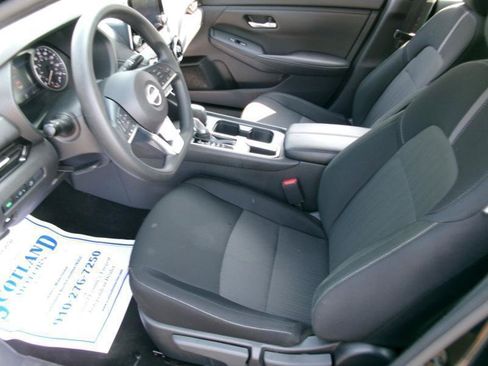 Used 2025 Nissan Sentra SV FWD image 13