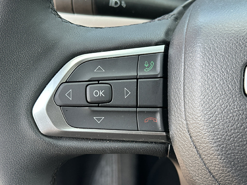 Used 2025 Jeep Compass Limited AWD/4WD image 25
