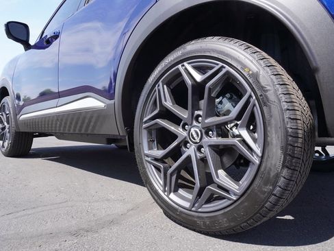 Used 2025 Nissan Kicks SR FWD image 6