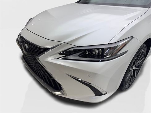 Used 2023 Lexus ES 350 w/ Premium Package image 16