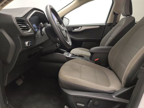 Used 2020 Ford Escape SE FWD image 17