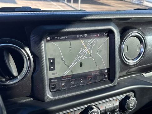 Used 2020 Jeep Wrangler Unlimited Sahara image 21