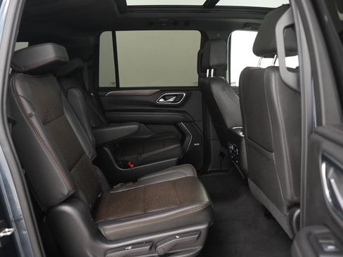 Used 2021 Chevrolet Suburban High Country w/ Premium Package AWD/4WD image 12