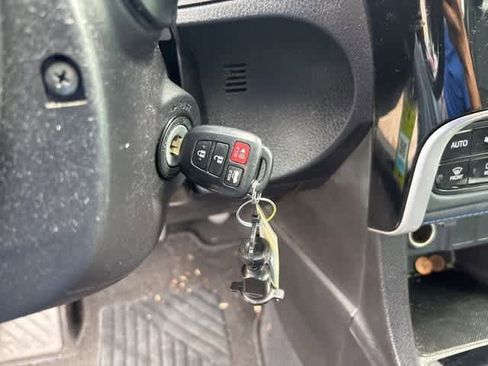 Used 2019 Toyota Corolla SE image 23