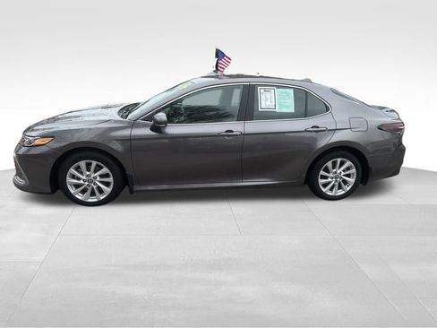 Used 2024 Toyota Camry LE image 10