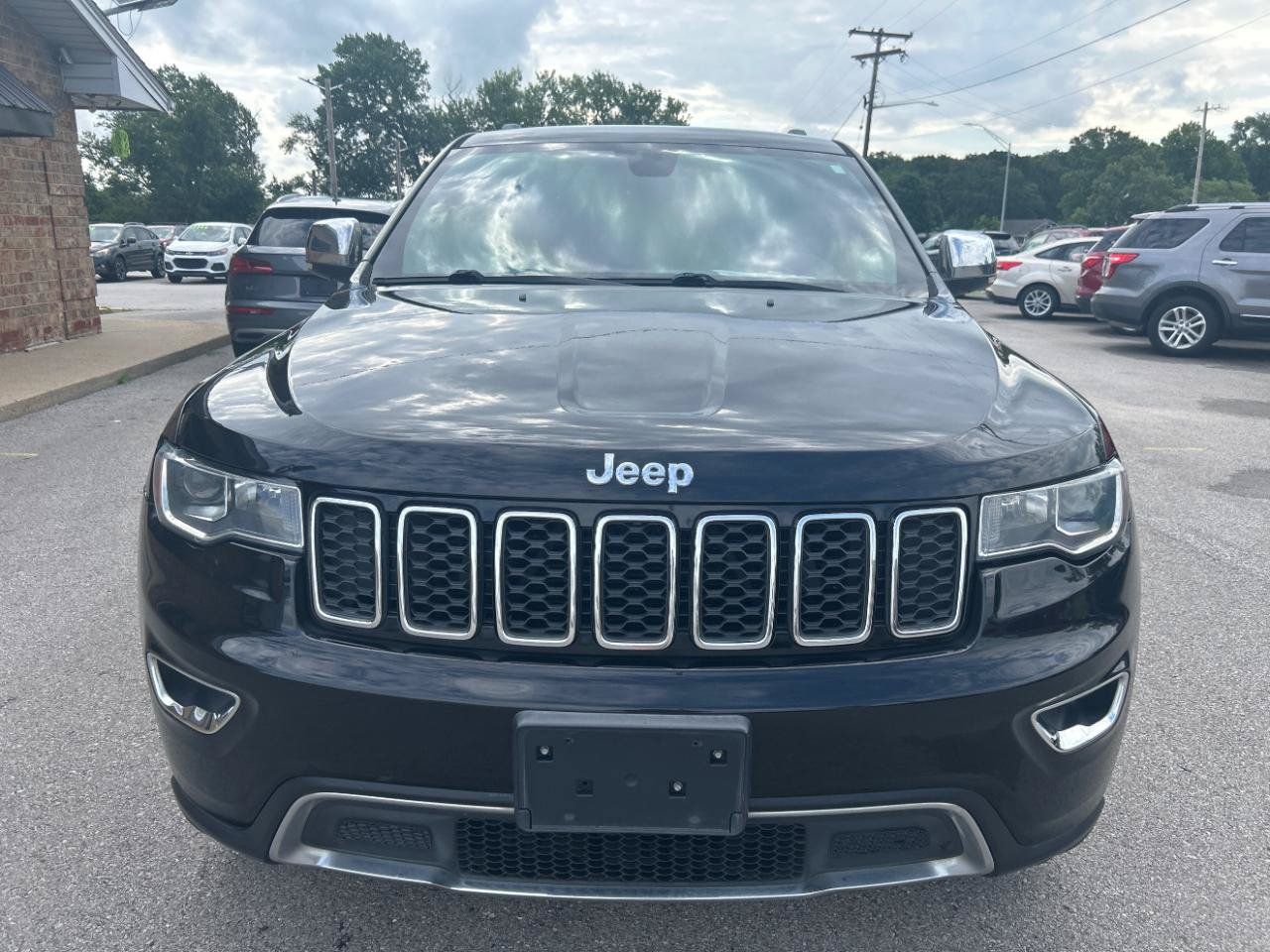 Used 2018 Jeep Grand Cherokee Limited RWD image 2