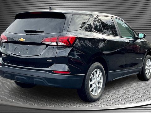 Used 2022 Chevrolet Equinox LS w/ LS Convenience Package image 6