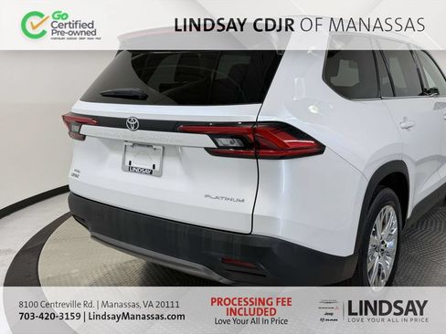 Used 2024 Toyota Grand Highlander AWD image 9