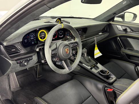Used 2025 Porsche 911 GT3 RS image 4