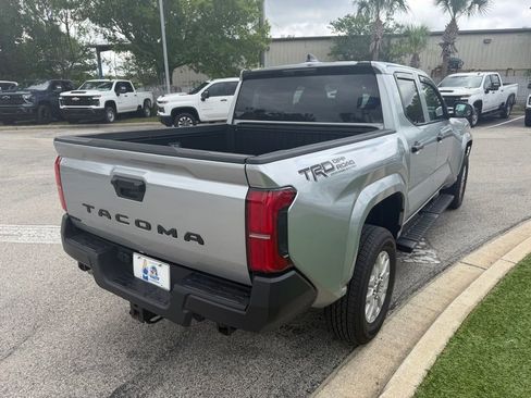 Used 2025 Toyota Tacoma SR RWD image 4