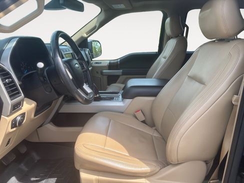 Used 2017 Ford F150 Lariat w/ Equipment Group 502A Luxury AWD/4WD image 9