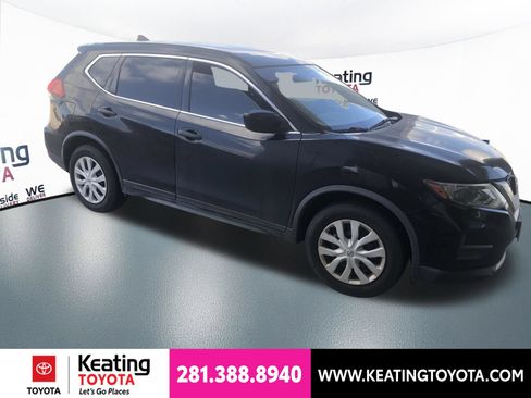 Used 2017 Nissan Rogue S FWD image 2