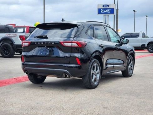 Used 2023 Ford Escape ST-Line w/ Cold Weather Package FWD image 5