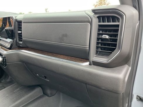 Used 2024 GMC Sierra 1500 Elevation image 29