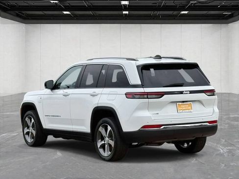 Used 2023 Jeep Grand Cherokee 4WD 4xe image 7