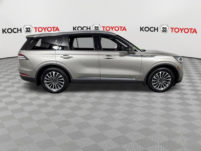 Used 2023 Lincoln Aviator Reserve w/ Equipment Group 201A AWD/4WD image 9