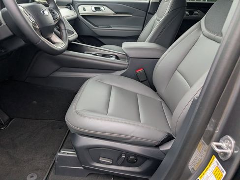 New 2026 Ford Explorer Active w/ Active Comfort Package image 9