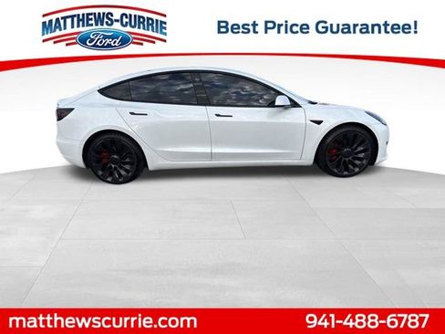 Used 2022 Tesla Model 3 Performance image 3