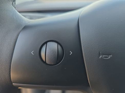 Used 2023 Tesla Model Y Long Range image 17