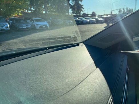 Used 2025 Volkswagen Jetta SE image 35