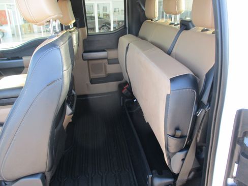 Used 2022 Ford F150 Lariat RWD image 5