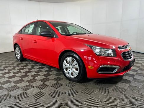 Used 2015 Chevrolet Cruze LS image 2