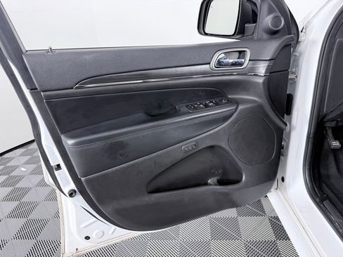 Used 2019 Jeep Grand Cherokee Limited X image 9