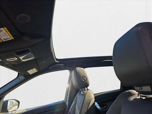 Used 2025 Land Rover Discovery Sport Dynamic SE image 29