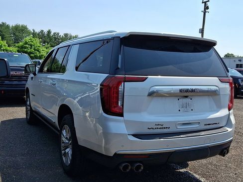 Used 2022 GMC Yukon XL Denali AWD/4WD image 4