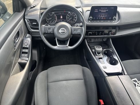 Used 2024 Nissan Rogue S FWD image 7