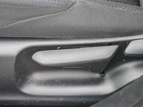 Used 2022 Toyota Corolla SE w/ Carpet Mat Package (TMS) image 19