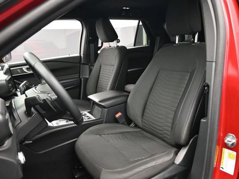 Used 2020 Ford Explorer XLT image 20