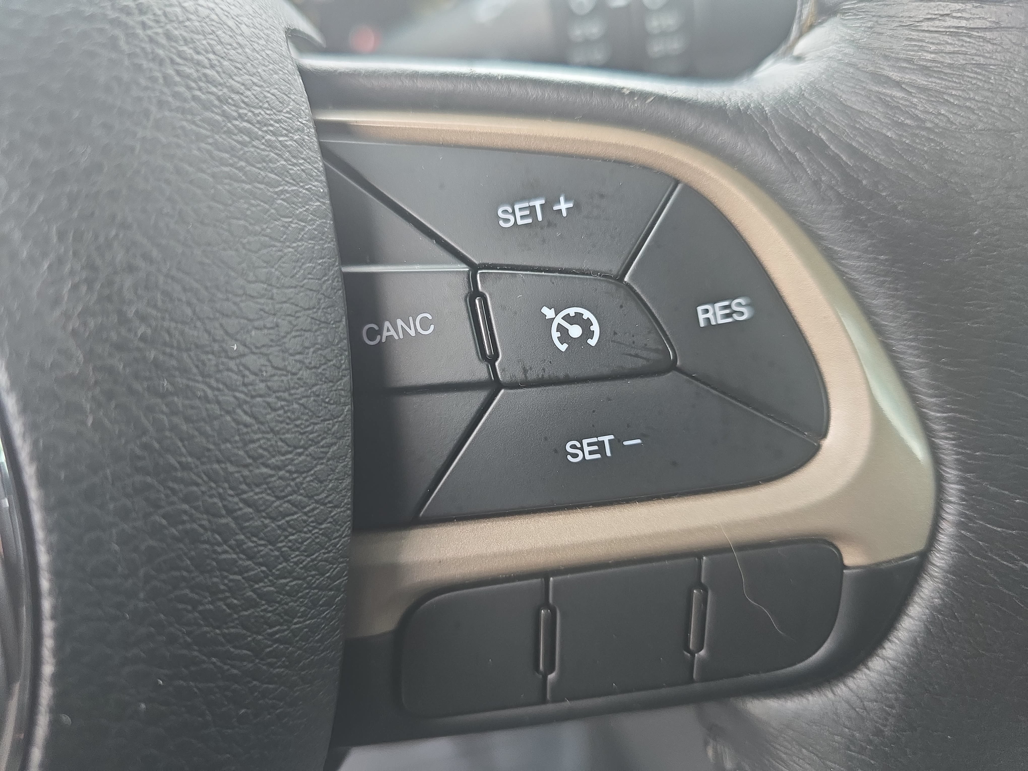 Used 2016 Jeep Renegade 75th Anniversary FWD image 17