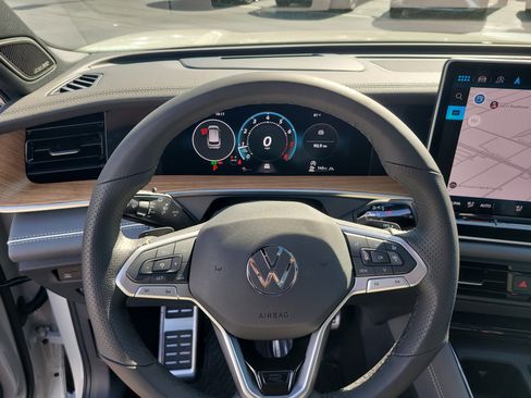 New 2026 Volkswagen Tiguan SEL R-Line AWD/4WD image 26