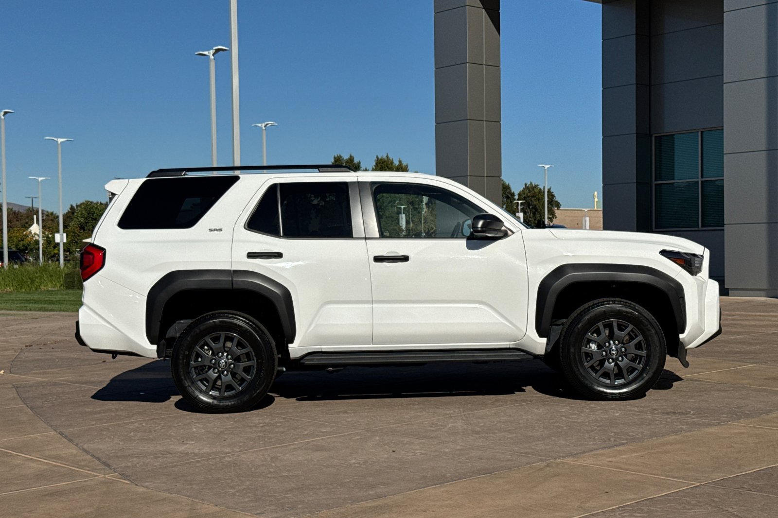 Certified 2025 Toyota 4Runner SR5 AWD/4WD image 3