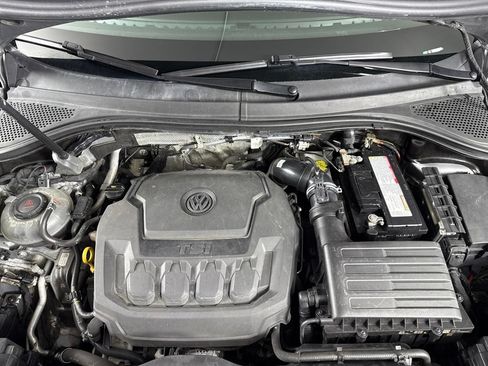 Used 2023 Volkswagen Tiguan SE AWD/4WD image 9