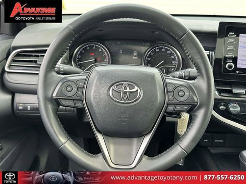 Used 2023 Toyota Camry SE image 18