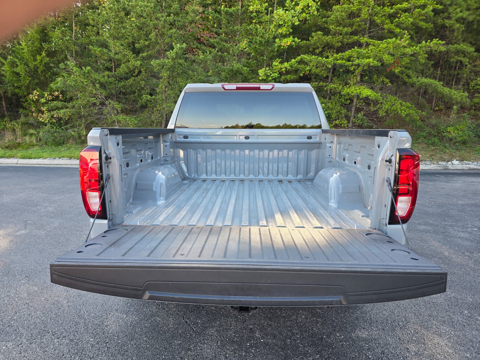 Used 2024 GMC Sierra 1500 SLE AWD/4WD image 10