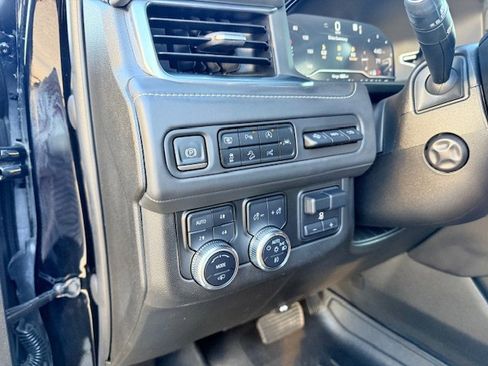 Used 2023 GMC Yukon Denali Ultimate image 10