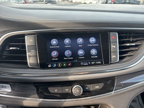Used 2024 Buick Enclave Premium image 24