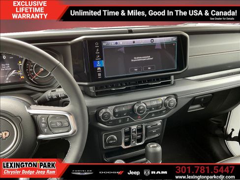 New 2026 Jeep Wrangler Unlimited Sahara AWD/4WD image 7