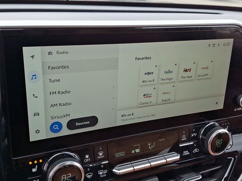 Used 2024 Toyota Highlander Platinum image 19