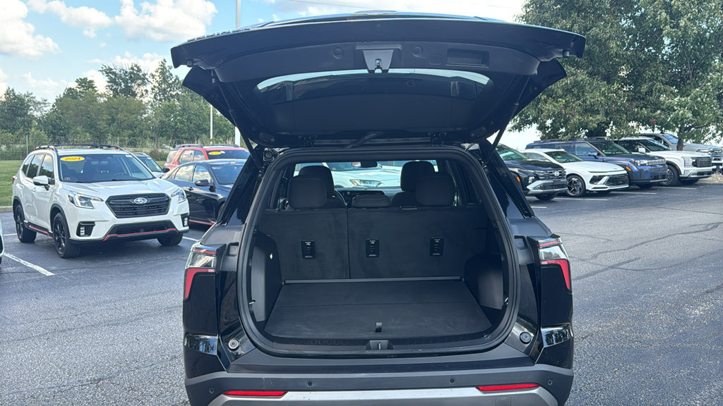 Used 2026 Chevrolet Equinox LT FWD image 9