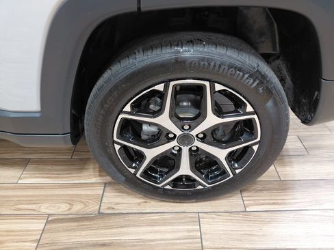 Used 2025 Jeep Compass Limited w/ Sun & Sound Group AWD/4WD image 22