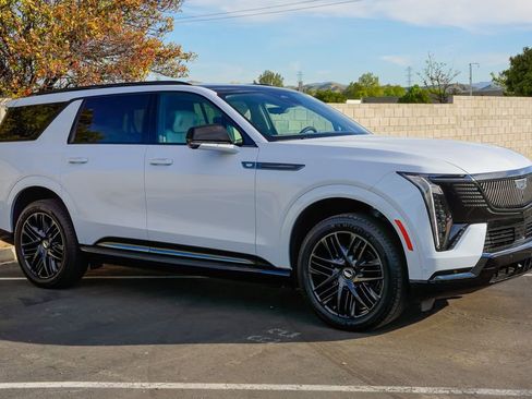New 2026 Cadillac Escalade IQL Sport 1 w/ LPO, ONYX Package AWD/4WD image 6