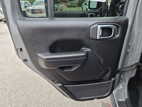 Used 2021 Jeep Wrangler Unlimited Rubicon 4xe w/ Safety Group AWD/4WD image 35