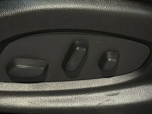 Used 2018 Chevrolet Impala Premier FWD image 22